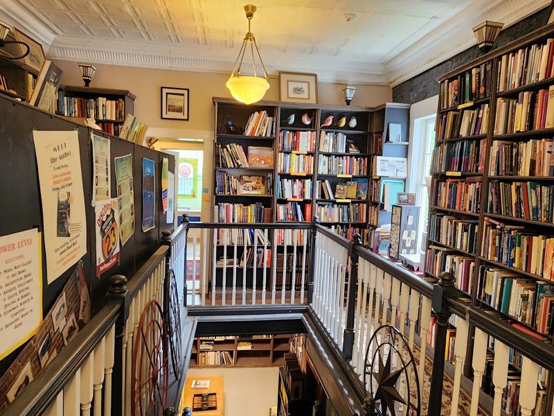 A Multi-Room Layout That Feels Like a Treasure Hunt