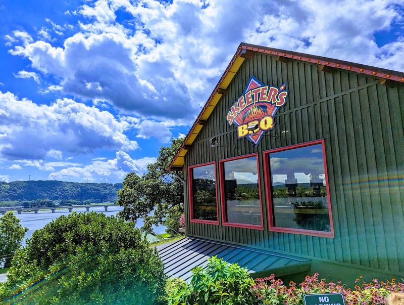 A Perfect Road Trip Stop Along Route 11 A Perfect Road Trip Stop Along Route 11
