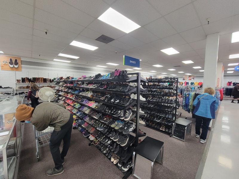 A Return Policy That Takes the Risk Out of Thrift Shopping