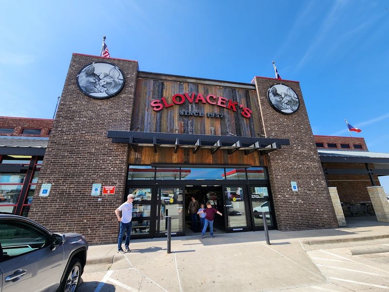 A Road Trip Stop That Rivals Buc-ee's — Without the Chaos A Road Trip Stop That Rivals Buc-ee's — Without the Chaos