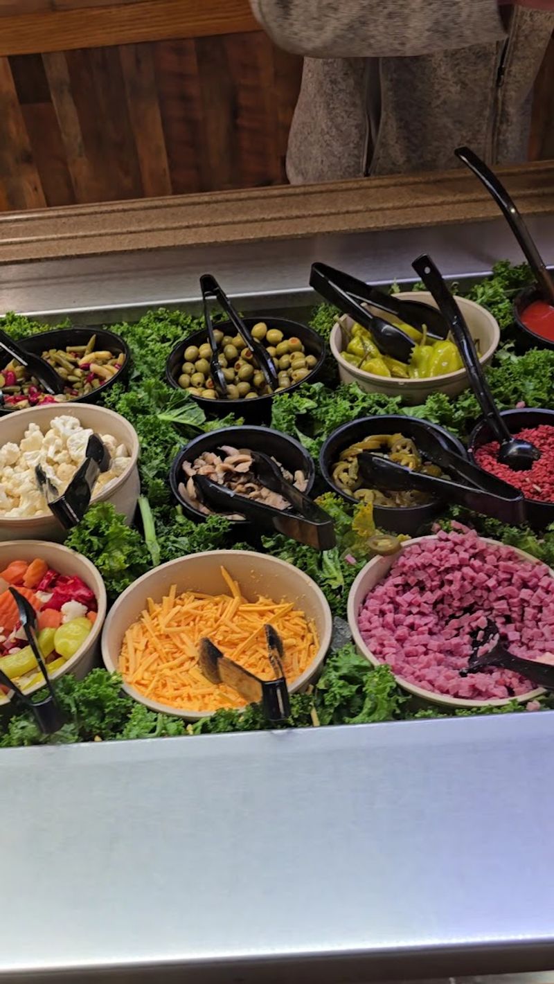 A Salad Bar That Holds Its Own