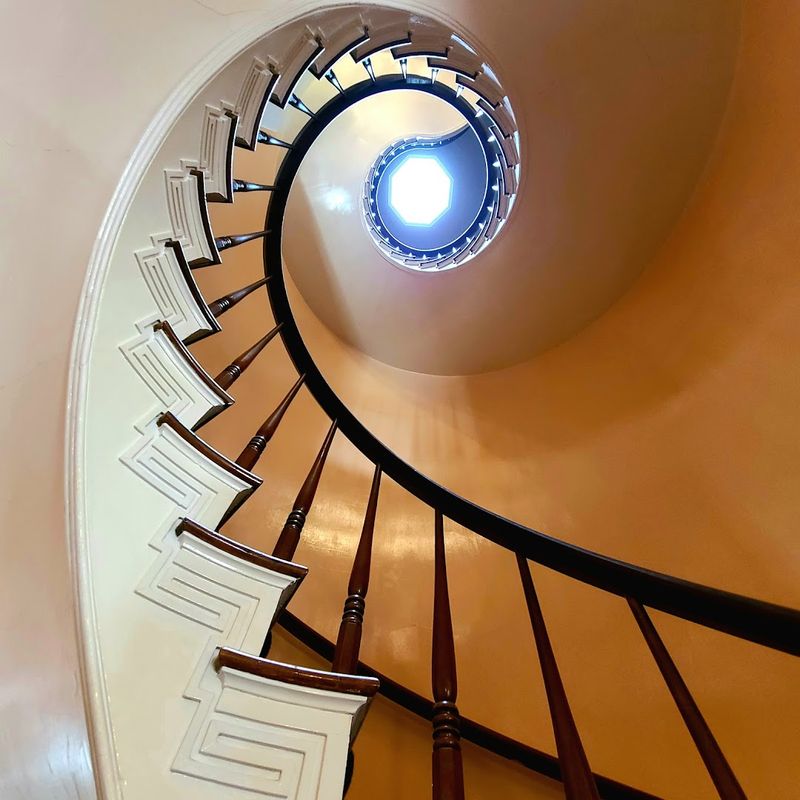 A Spiral Staircase That Looks Like a Work of Art