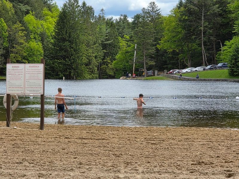 A Spring-Fed Lake That Stays Refreshingly Cold All Year A Spring-Fed Lake That Stays Refreshingly Cold All Year