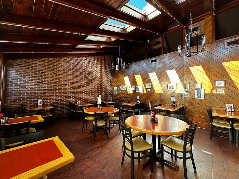 A Step Back in Time With Old-School Diner Charm A Step Back in Time With Old-School Diner Charm