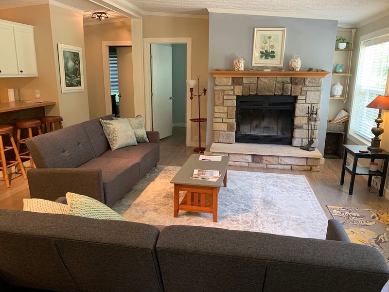 A Sunroom, Fire Pit, and Lounge for Slow Days A Sunroom, Fire Pit, and Lounge for Slow Days