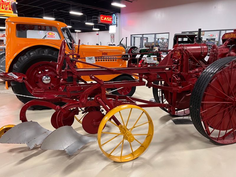 A Tobacco Exhibit That Connects Virginia History to the Land