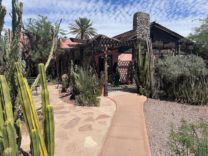A Vintage Adobe Home That Tells a Story A Vintage Adobe Home That Tells a Story
