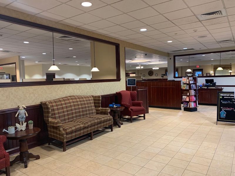 A Warm, Homey Atmosphere That Keeps People Coming Back A Warm, Homey Atmosphere That Keeps People Coming Back