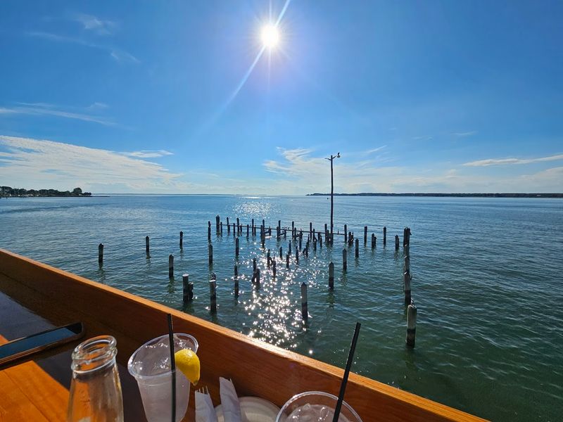 A Waterfront Setting That Steals the Show A Waterfront Setting That Steals the Show