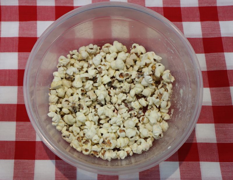 Air-popped cheese snacks