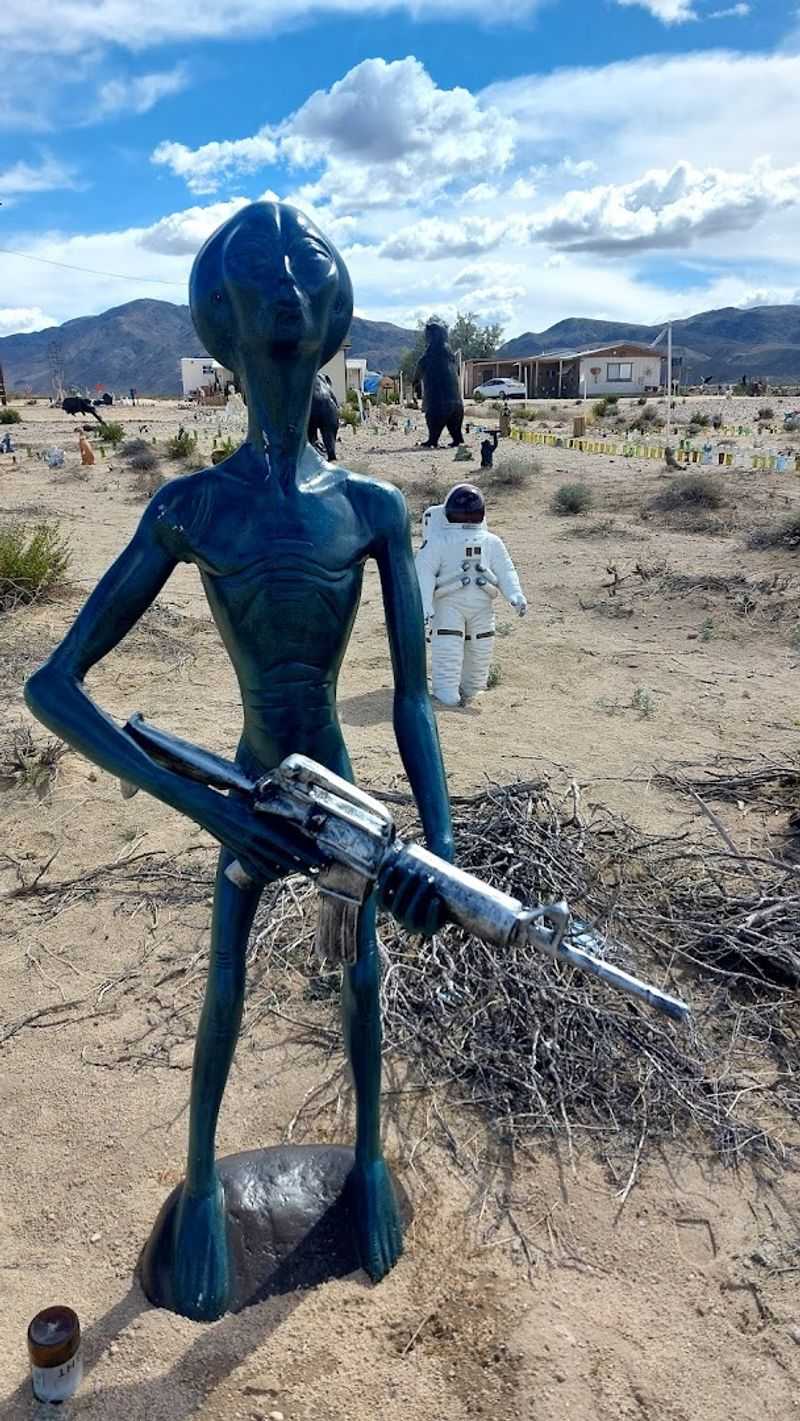 Alien Statues, Metal Art, and Creative Installations Everywhere