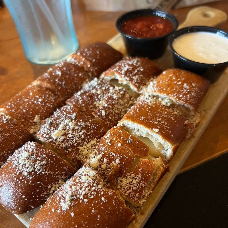 Alma's Cozy Local Diners and Eateries