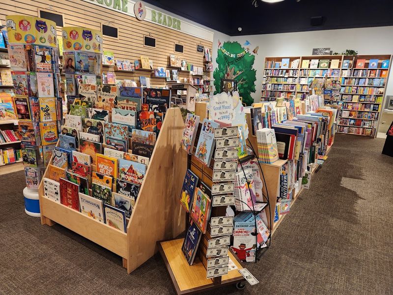 An Extensive Online Catalog Beyond the Physical Shelves An Extensive Online Catalog Beyond the Physical Shelves