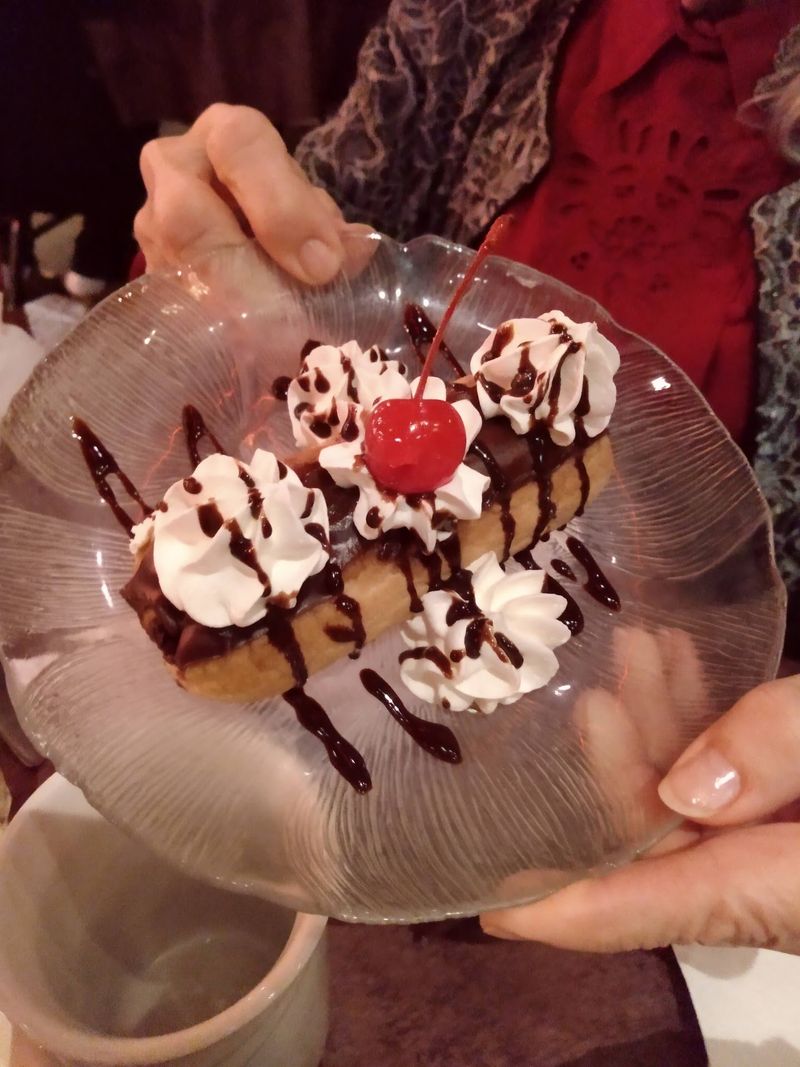 An Ice Cream Bar That Steals the Dessert Spotlight