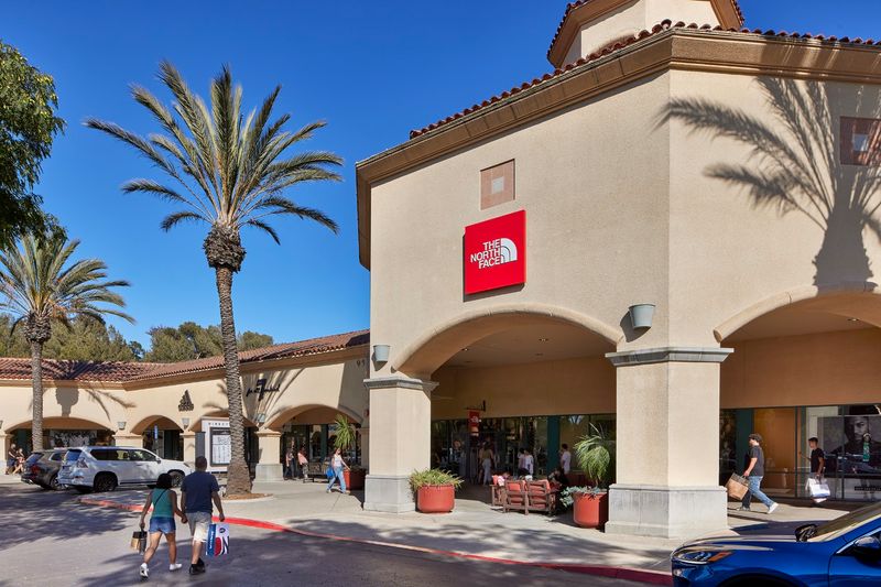 An Open-Air Layout That Makes Shopping Feel Like a Stroll
