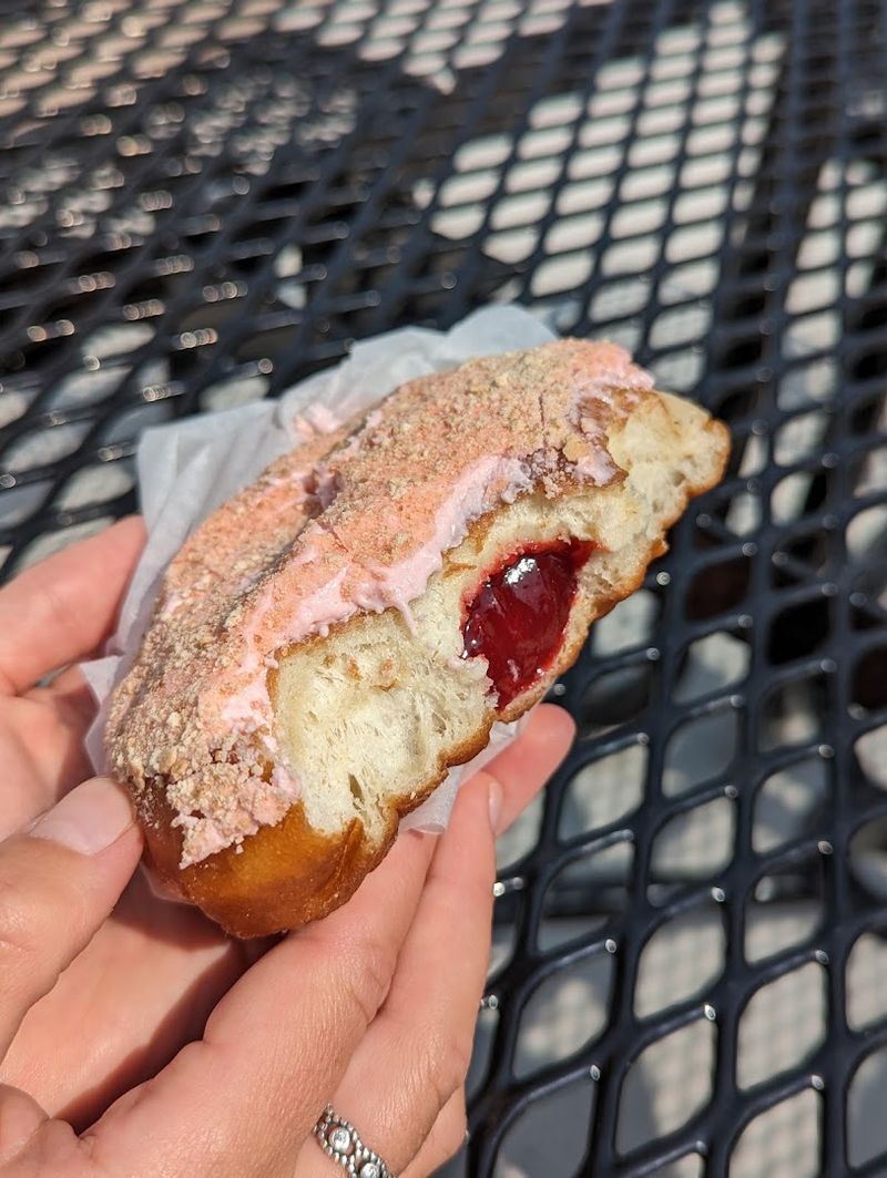 Apple-Filled Donuts — Fruit-Forward and Fantastic Apple-Filled Donuts — Fruit-Forward and Fantastic