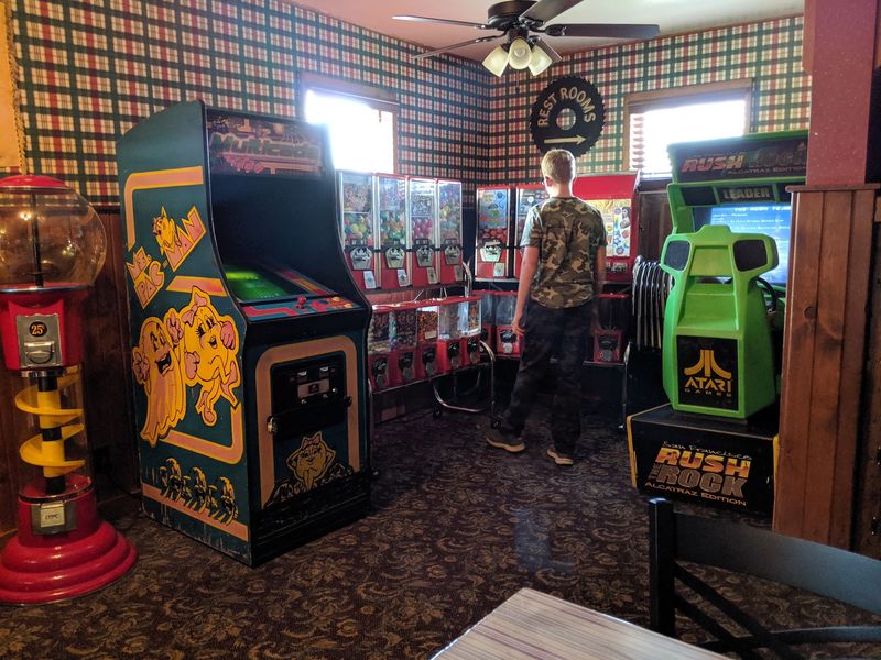 Arcade Games and Family Fun That Make It a Full Experience