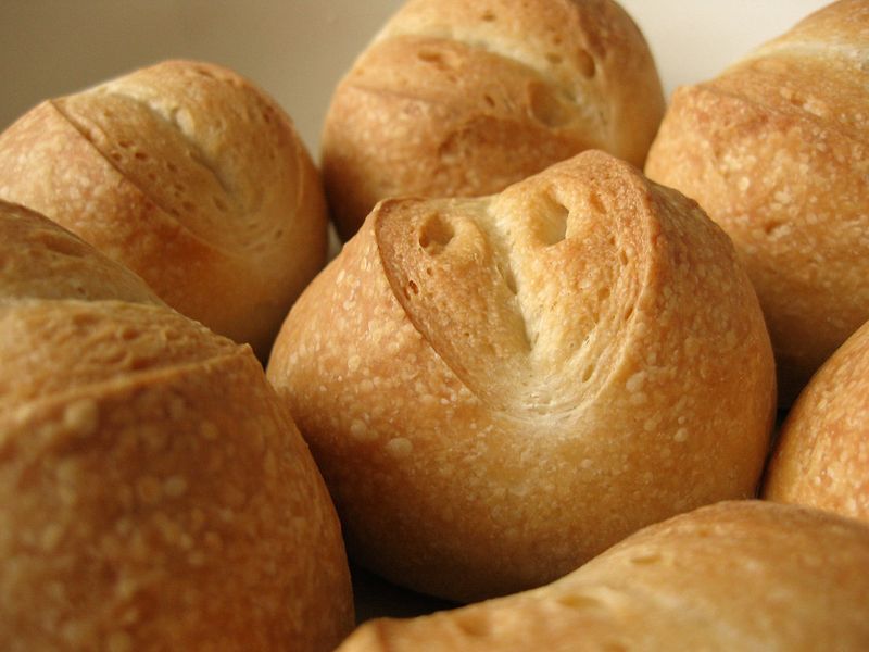 Bakery dinner rolls