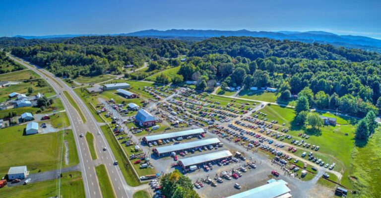 Bargain Hunters Travel From Across Tennessee To Explore This Massive Swap Meet