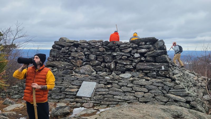 Bear Mountain Summit: Connecticut's Highest Peak Point