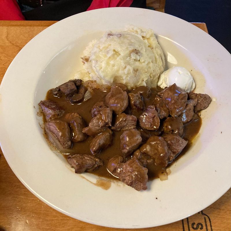 Beef tips and gravy Beef tips and gravy