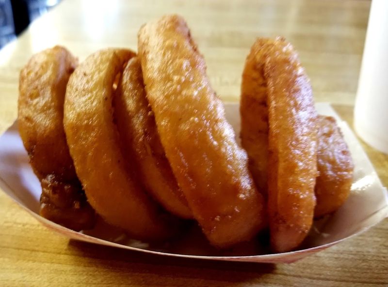 Beer-Battered Onion Rings Worth the Trip Alone Beer-Battered Onion Rings Worth the Trip Alone