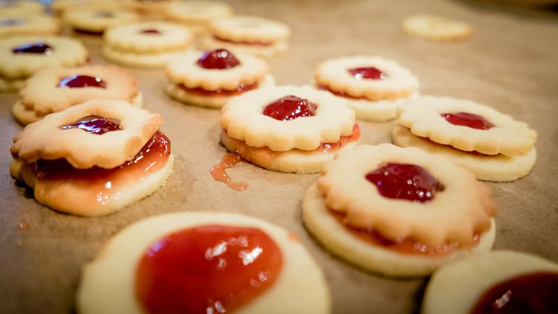 Biscuits with jelly