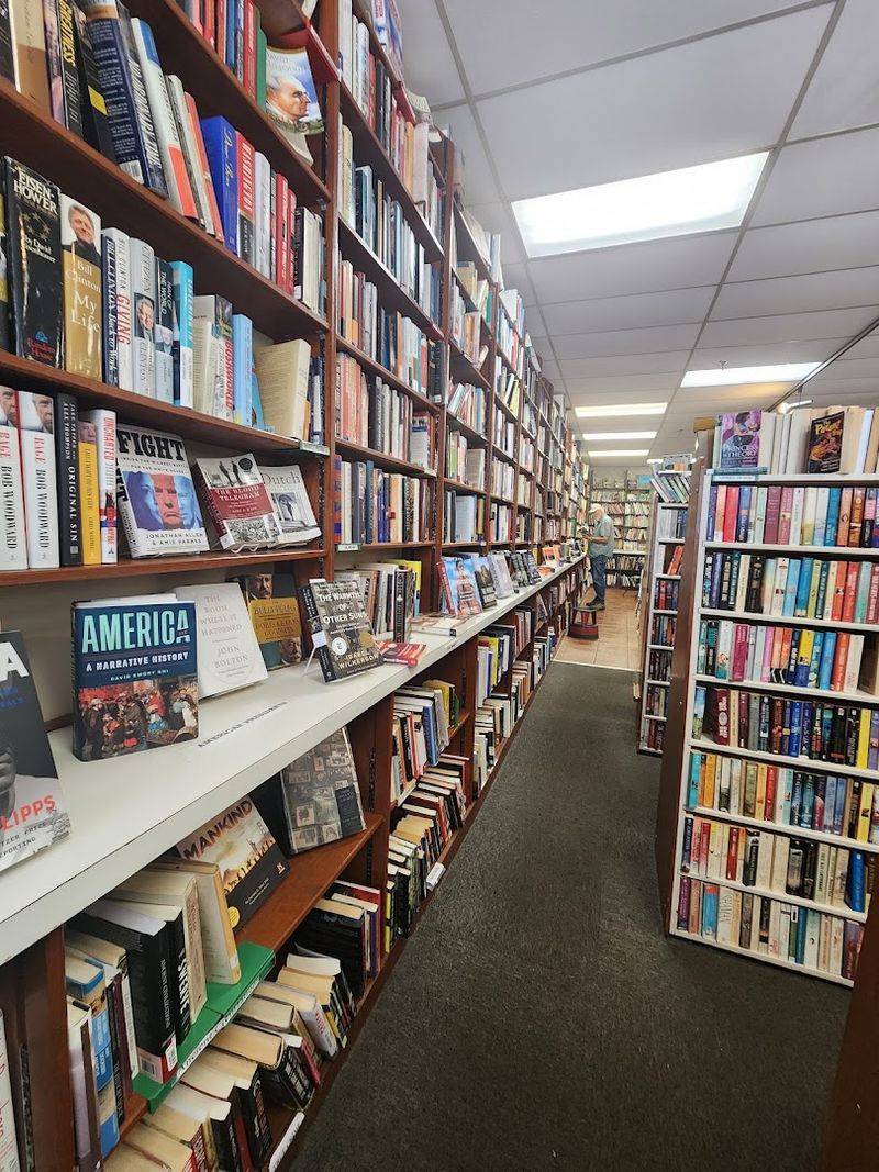 Book Gallery West - Gainesville, Florida Book Gallery West - Gainesville, Florida