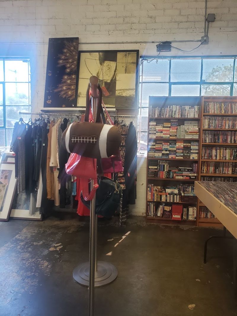 Books and Art That Serious Collectors Dream About Books and Art That Serious Collectors Dream About
