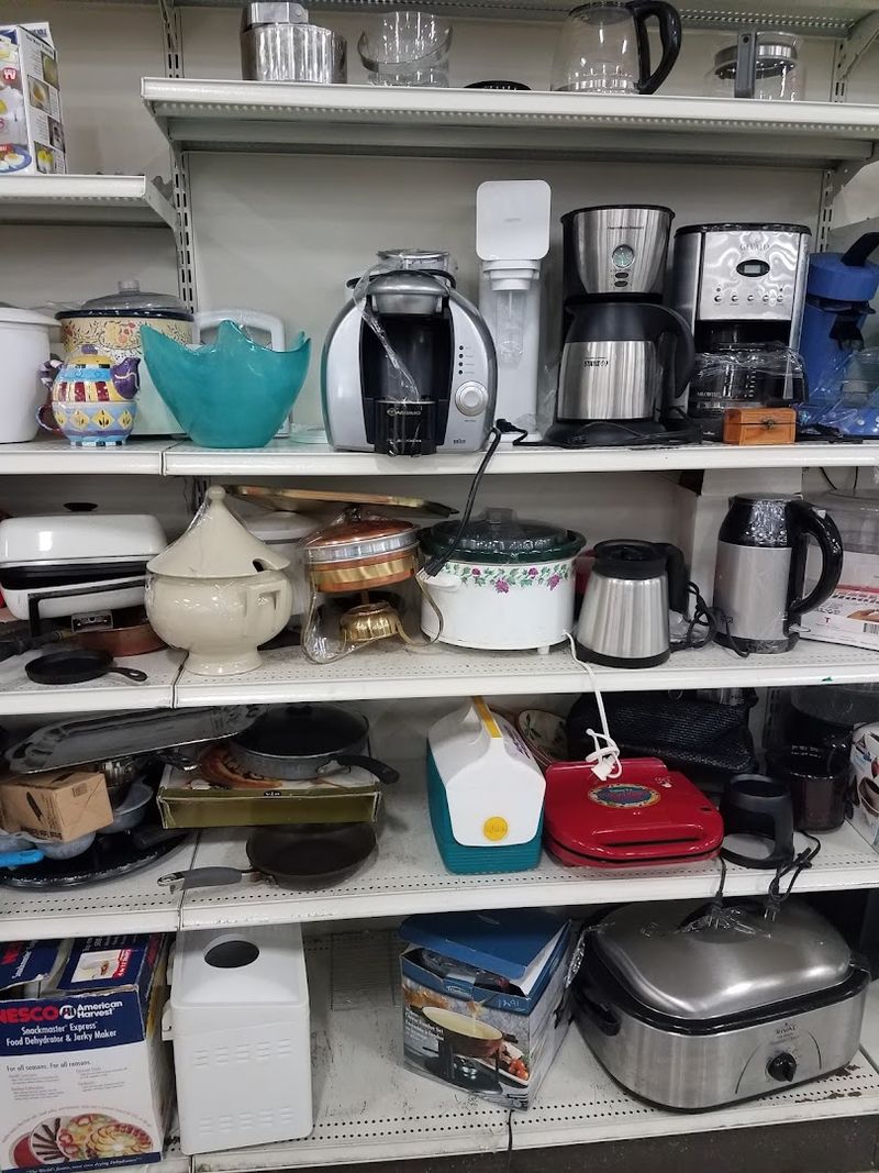 Brand-New Items Hidden Among the Secondhand Treasures Brand-New Items Hidden Among the Secondhand Treasures