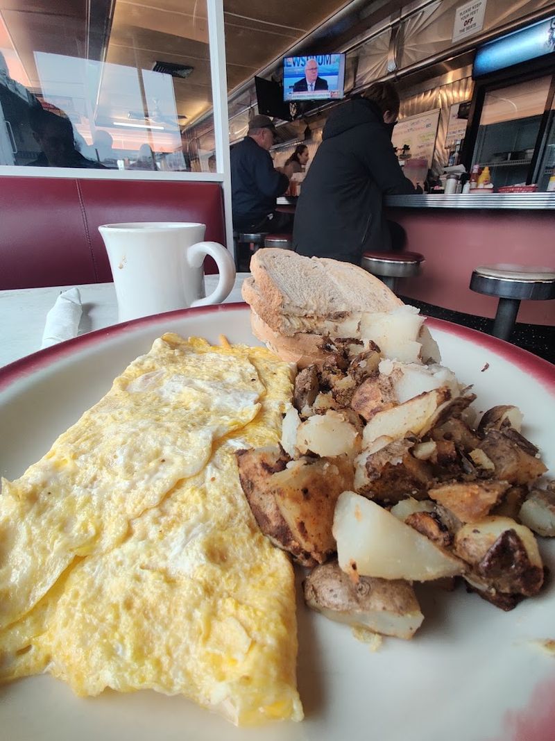 Breakfast That Locals Swear Is the Best in Warrenton