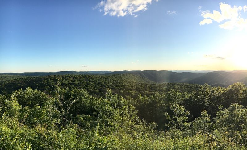Breathtaking Overlooks That Stop You in Your Tracks Breathtaking Overlooks That Stop You in Your Tracks