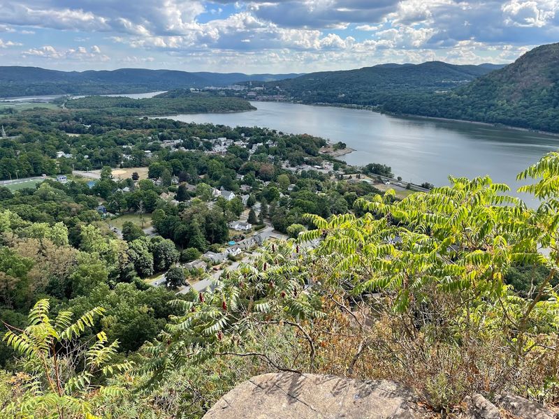 Bull Hill and the Hudson Highlands Hike Bull Hill and the Hudson Highlands Hike