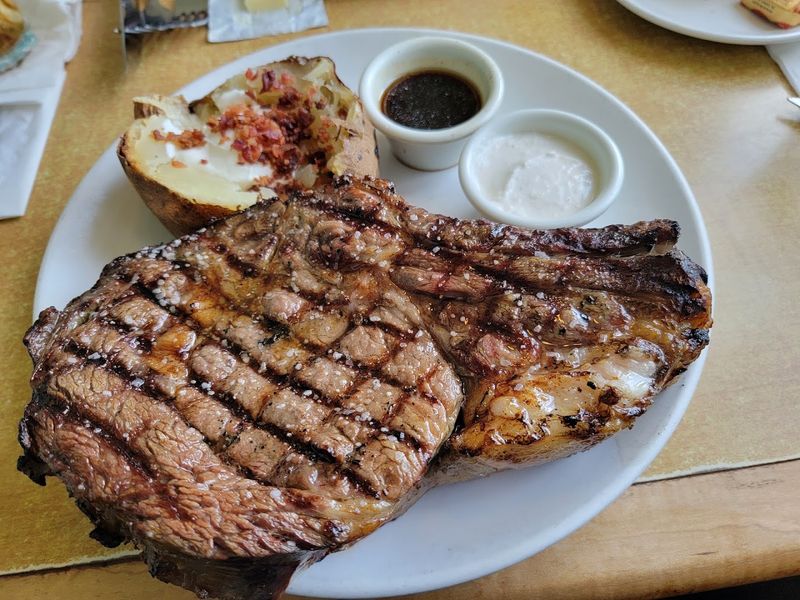 Bull Shed Restaurant - Kapaʻa, Hawaii