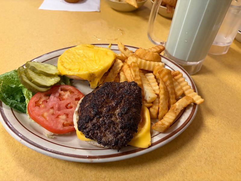 Burgers and Diner Classics Done the Right Way Burgers and Diner Classics Done the Right Way