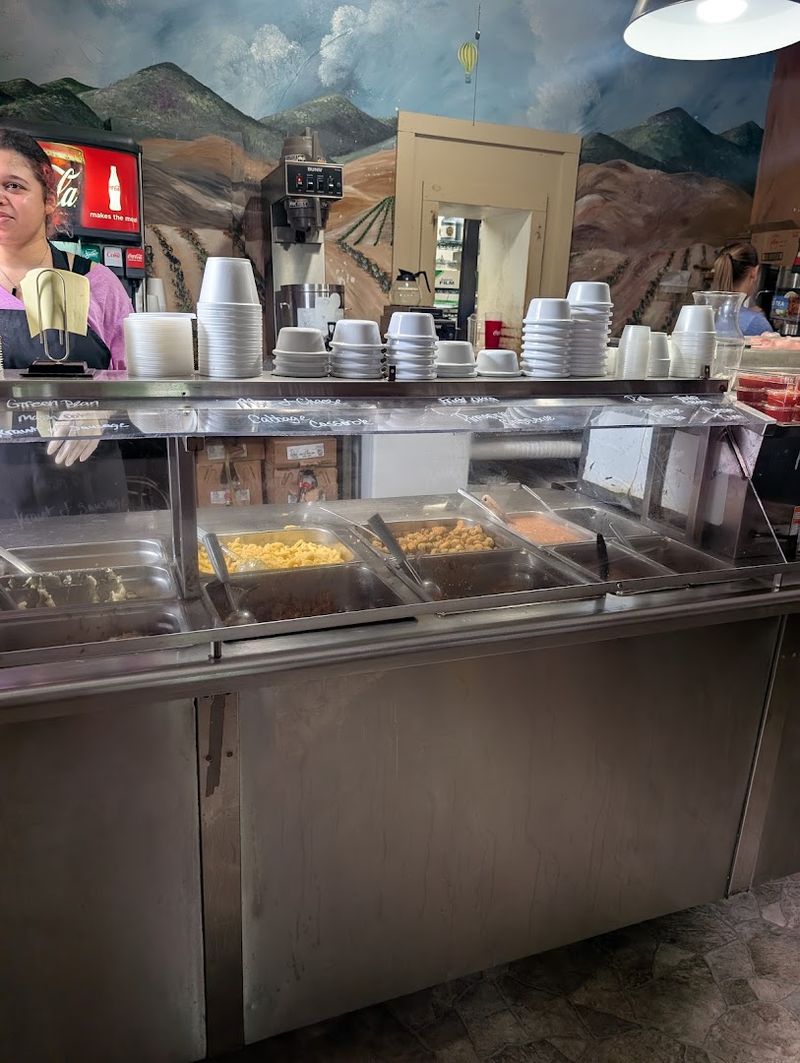 Cafeteria-Style Ordering That Makes Lunch Feel Like an Adventure
