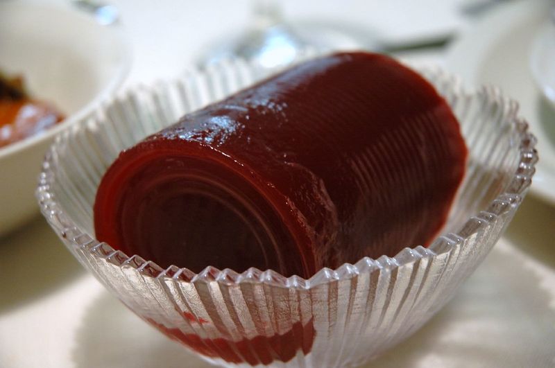 Canned cranberry sauce