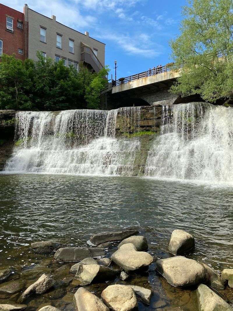 Chagrin Falls, Ohio Chagrin Falls, Ohio