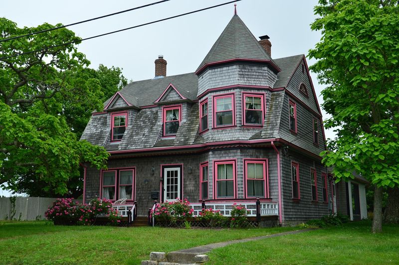 Chatham's Shingle-Style Architecture: Houses That Look Like Paintings