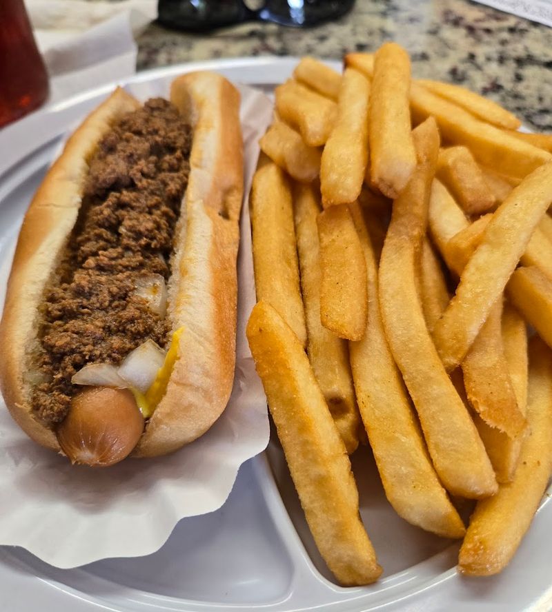 Chili Dogs That Keep Customers Coming Back Chili Dogs That Keep Customers Coming Back