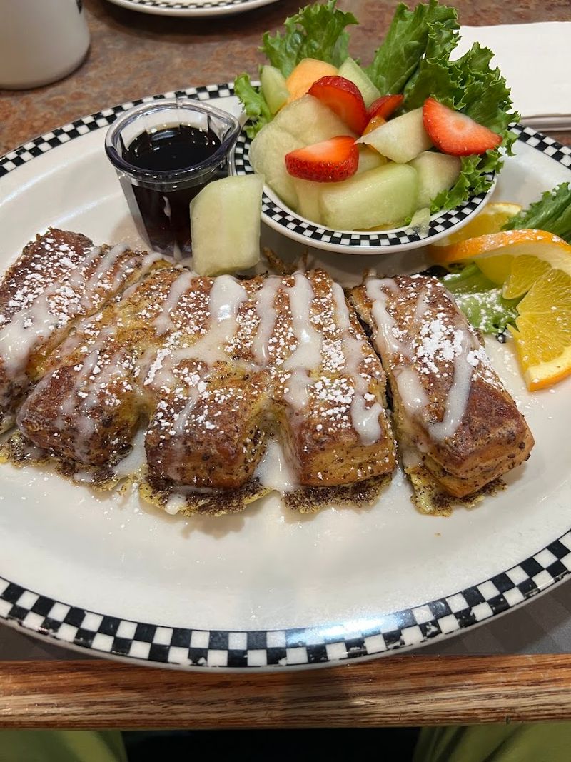 Cinnamon Roll French Toast Worth the Hype