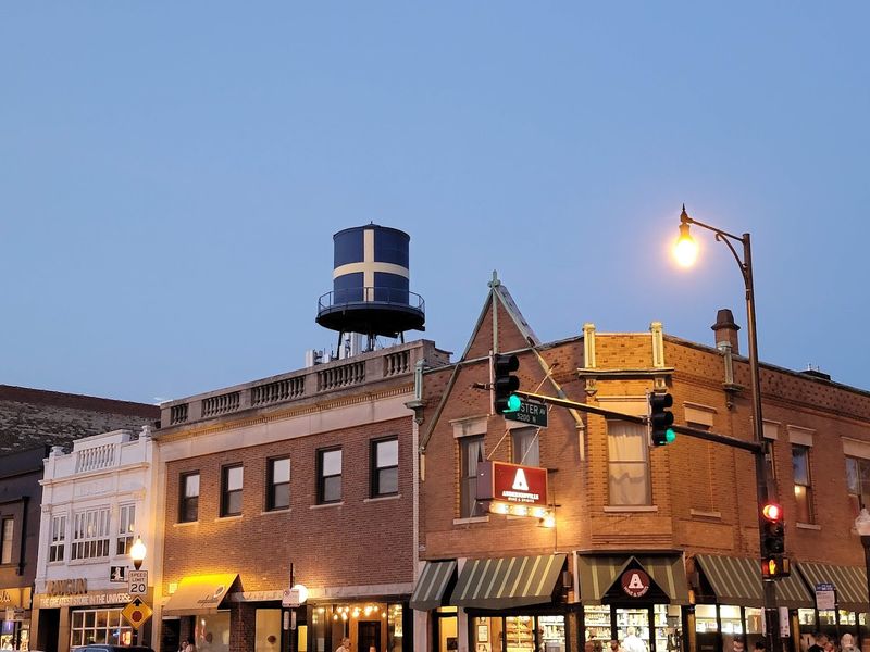 Clark Street: The Heartbeat of Andersonville
