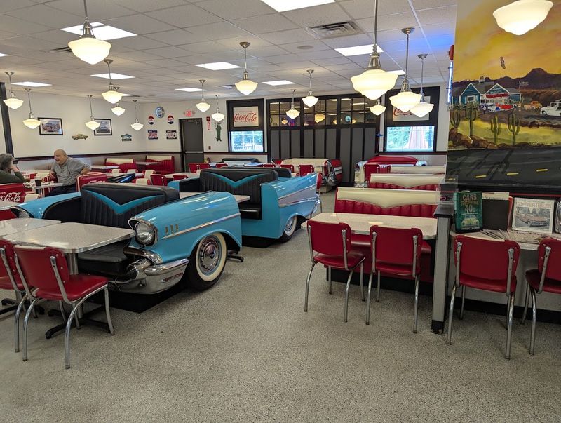 Classic Car Booths That Make Dining an Experience
