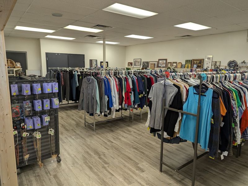 Clean, Organized Layout That Makes Shopping Easy Clean, Organized Layout That Makes Shopping Easy