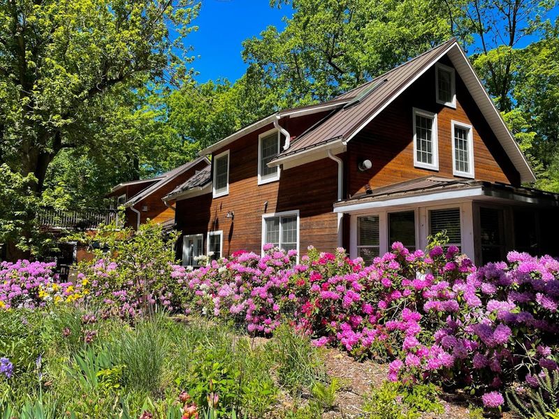 Close to Everything Harbor Country Has to Offer Close to Everything Harbor Country Has to Offer
