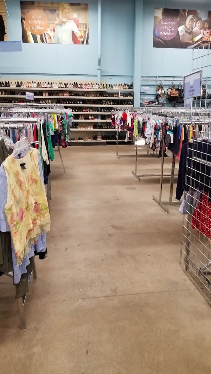 Clothing Deals Sold by the Pound
