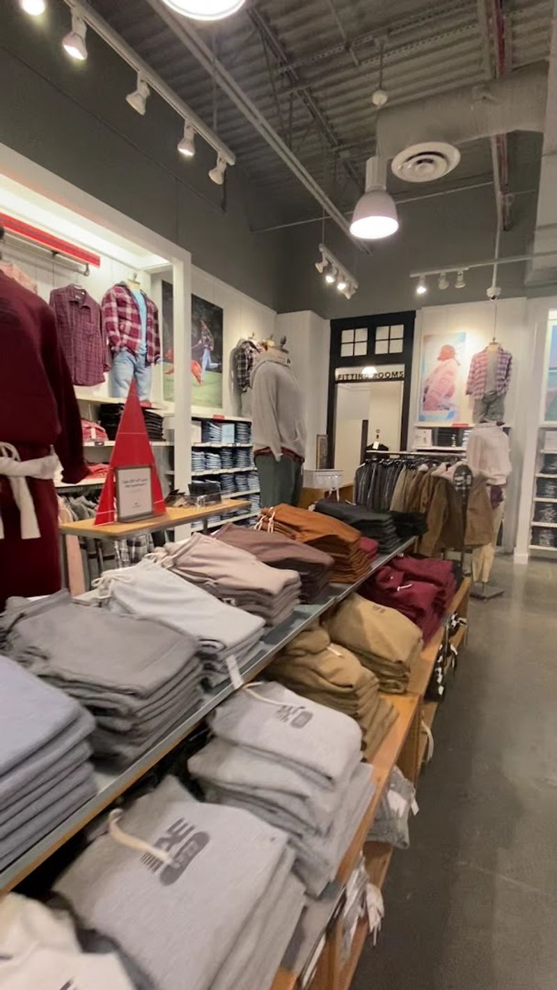 Clothing Deals for the Whole Family Under One Roof Clothing Deals for the Whole Family Under One Roof