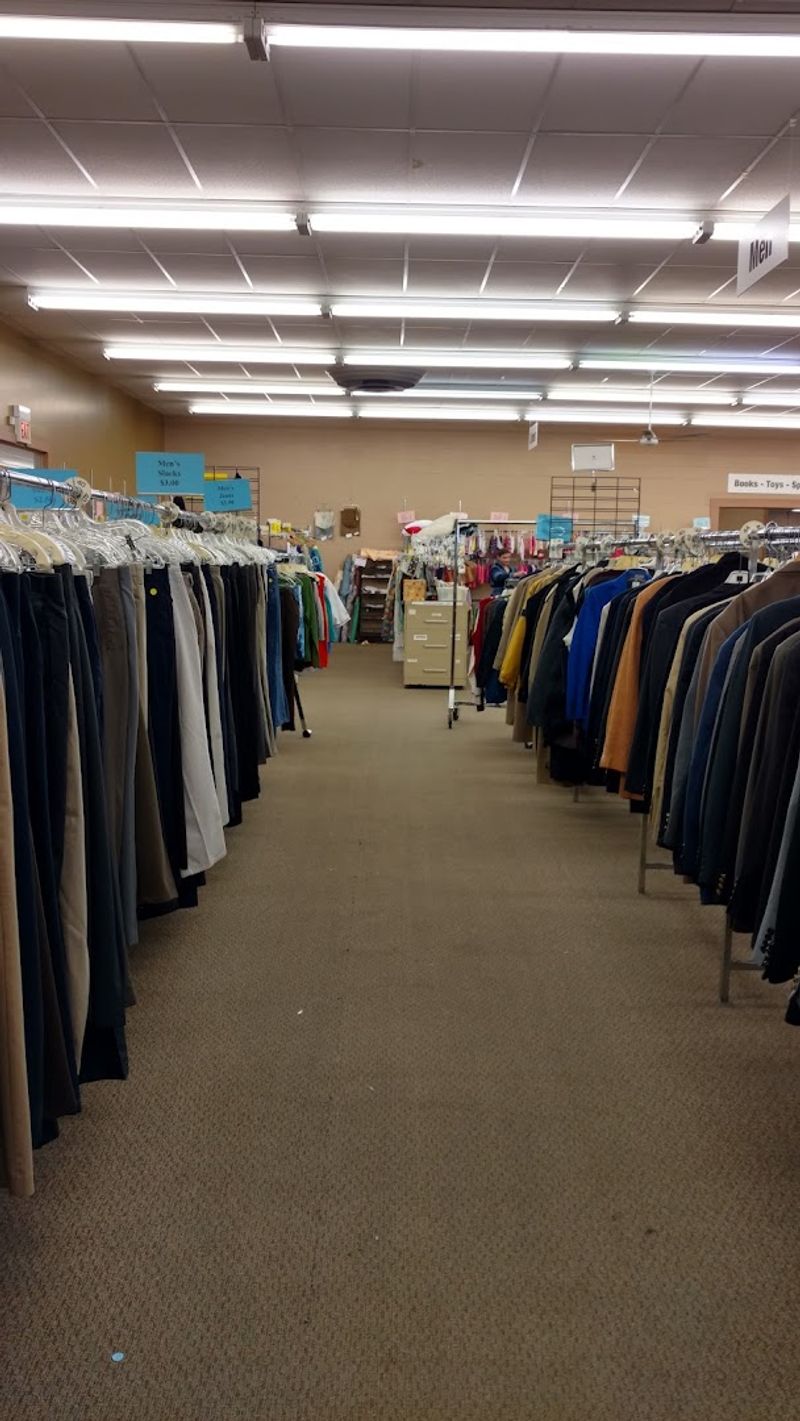 Clothing Organized So Well, Shopping Feels Effortless Clothing Organized So Well, Shopping Feels Effortless
