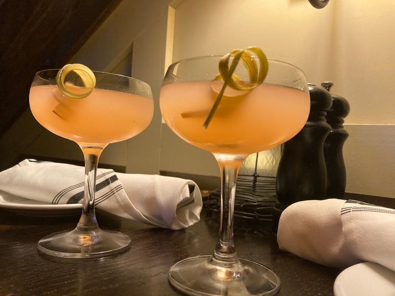 Cocktails and a Gin Selection That Surprises