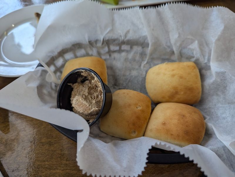 Complimentary Warm Rolls That Set the Tone for the Night Complimentary Warm Rolls That Set the Tone for the Night